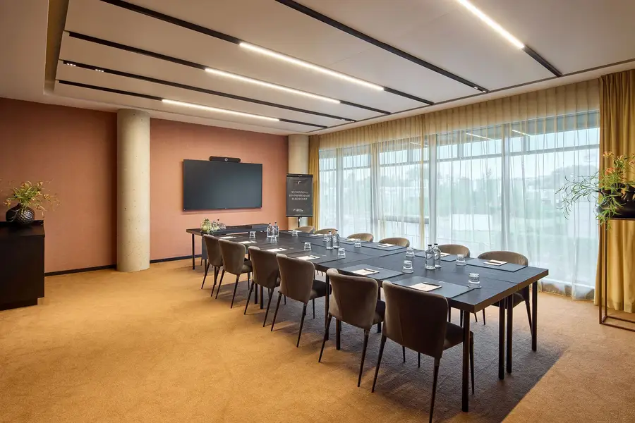 Belfort-Besprechungsraum in Konferenzraumkonfiguration