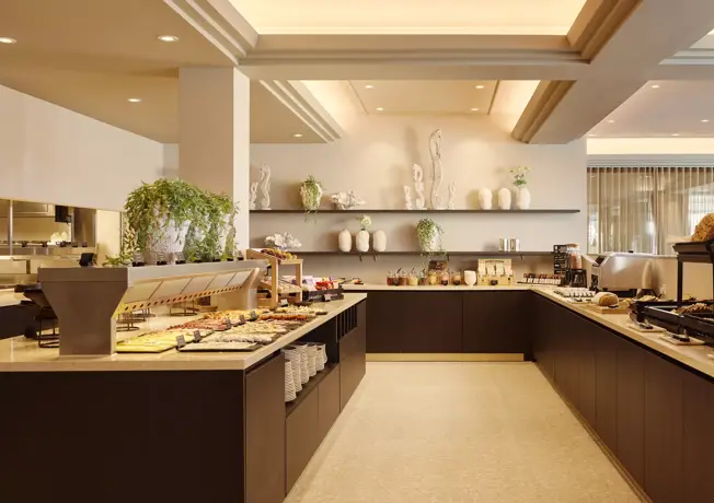 Lunch buffet Van der Valk