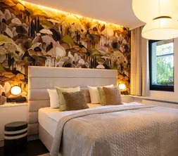 Suite bedroom