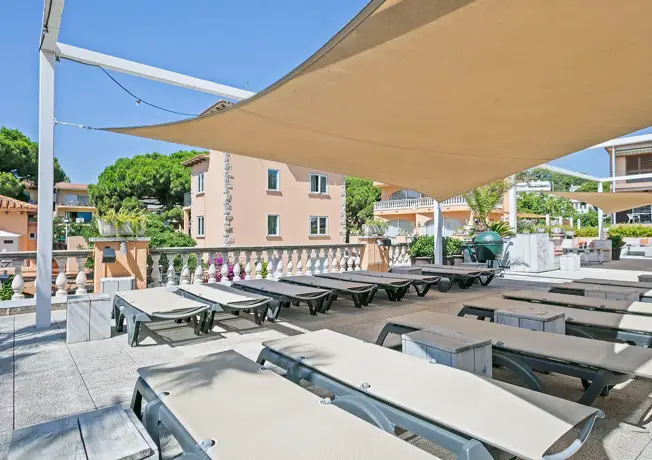 4 persones a taula de sopar