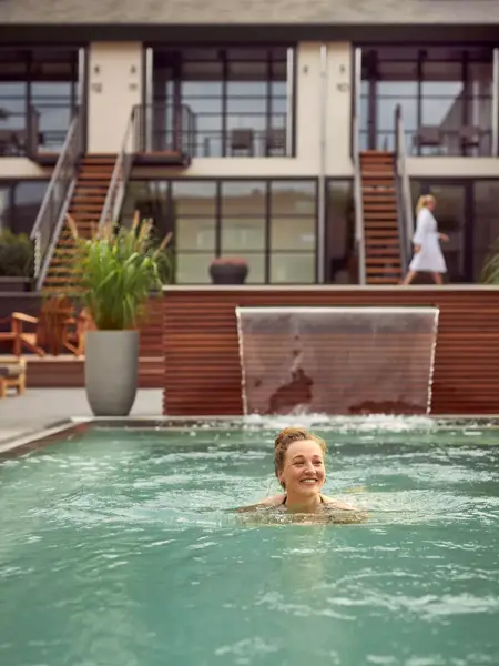Wellness mit Außenpool