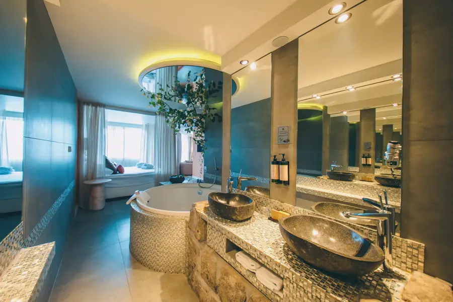 diamond penthouse suite