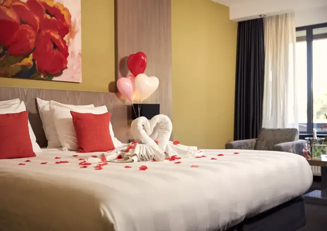 Romantisch versierd bed