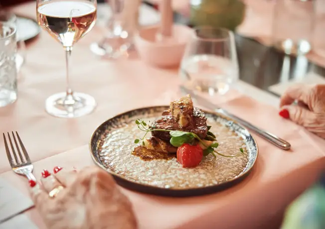 Zonnepanelen op het dak van Hotel Hoorn 