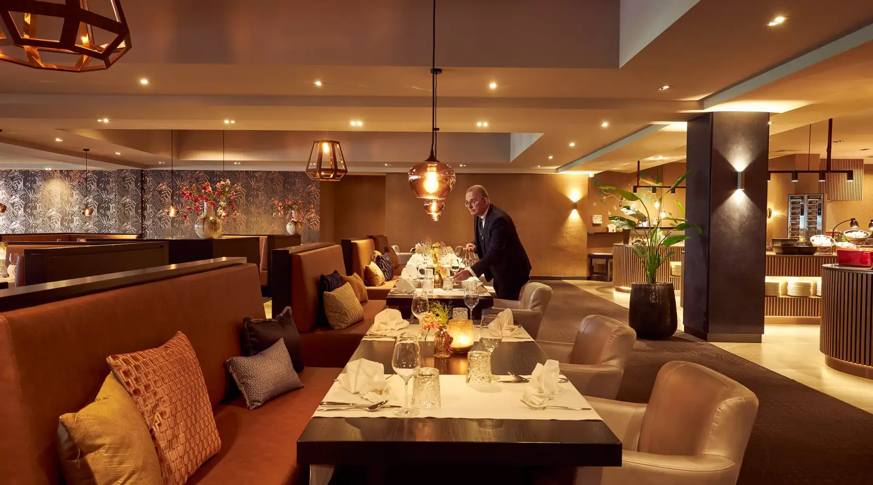 Mittagessen im Restaurant des Hotels Groningen - Zuidbroek A7