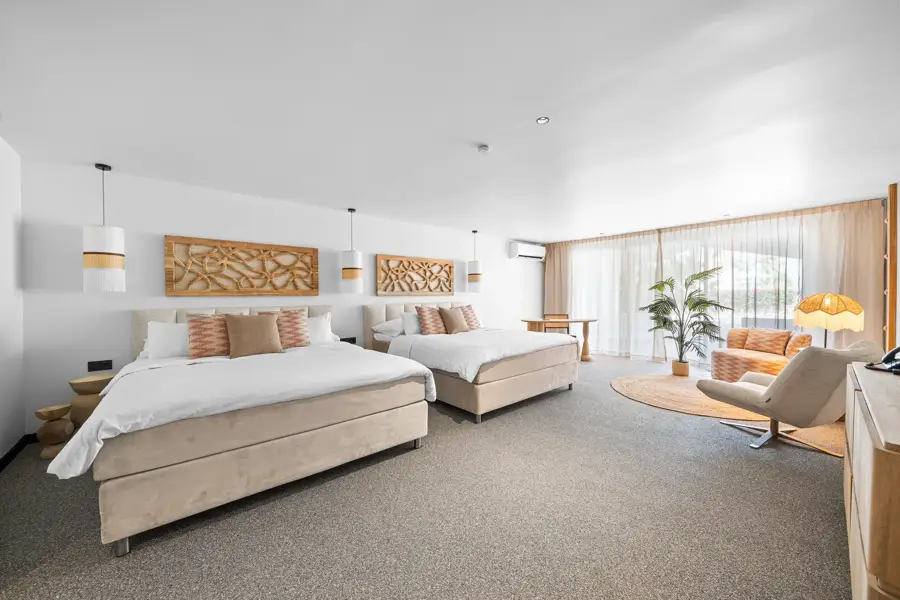 King Suite Pool