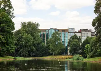 Van der Valk Park Lane Hotel vooraanzicht