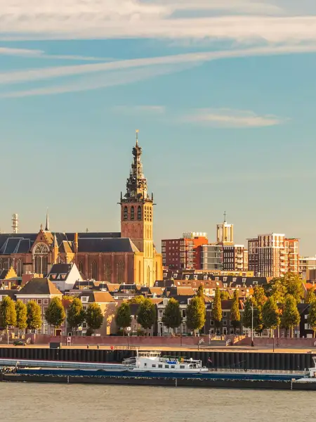 Blick auf den Fluss und das Zentrum von Nimwegen