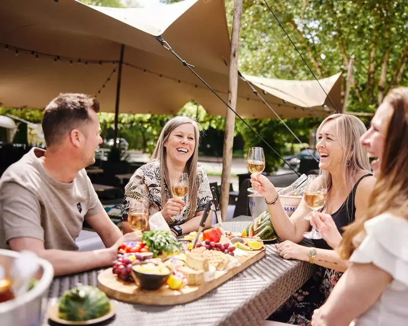 Borrelen bij Hotel Vught