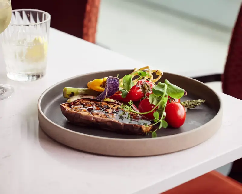 Gerecht op een tafel in een restaurant