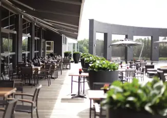 Terras in de lente