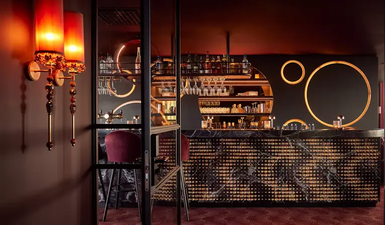 Skybar Mr. Sato im Van der Valk Hotel Lelystad