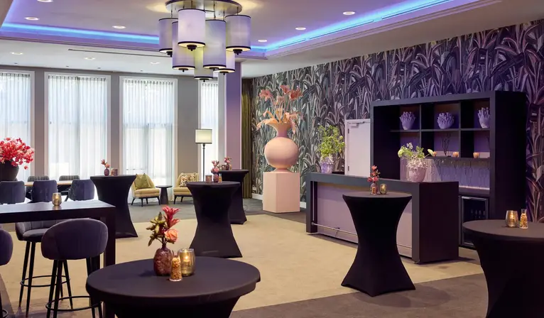Vergaderzaal Tulp 6-7 in receptieopstelling
