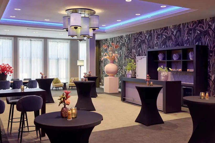 Vergaderzaal Tulp 6-7 in receptieopstelling