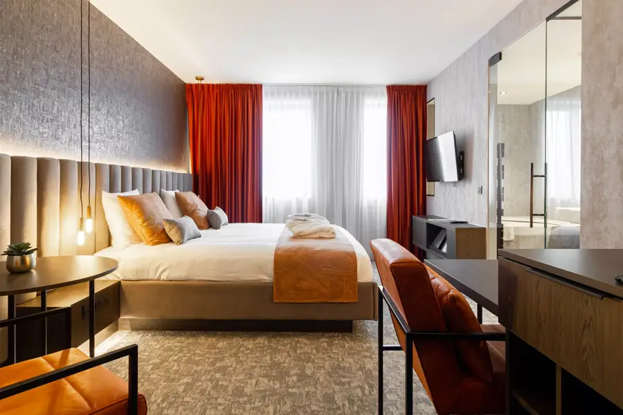 Van der Valk Mons