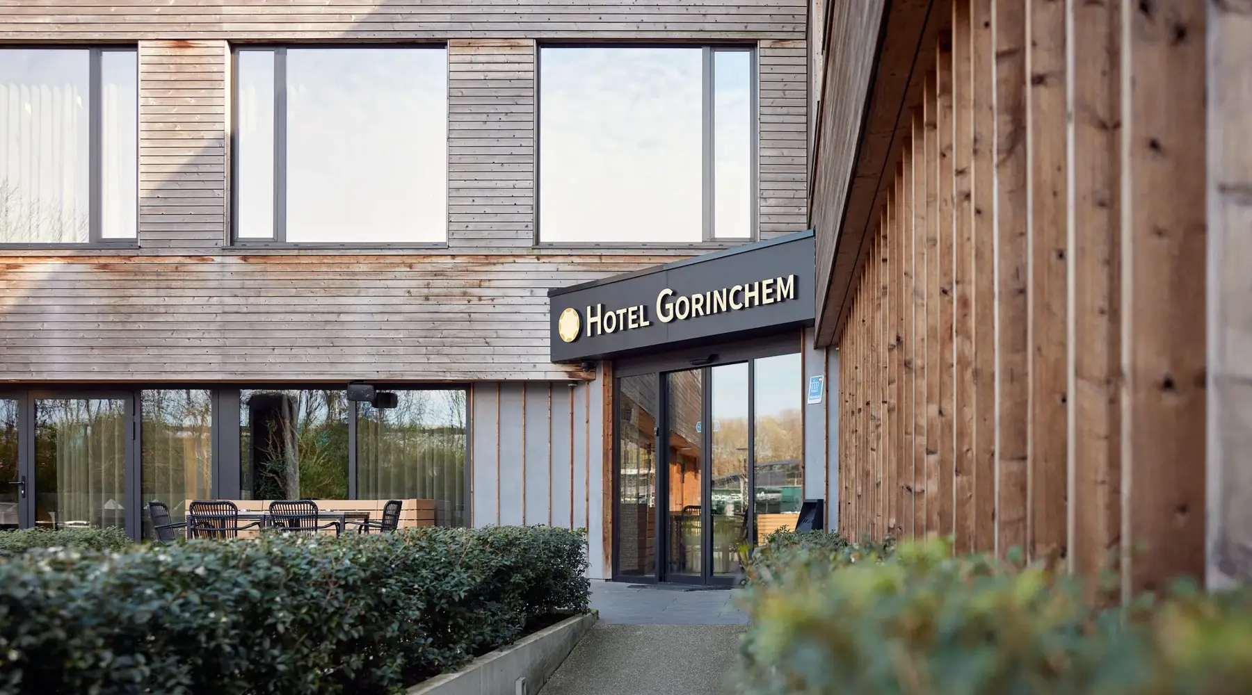 Frontansicht des Eingangs des Hotels Gorinchem-A27