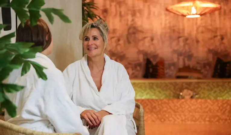 Twee vrouwen in wellness
