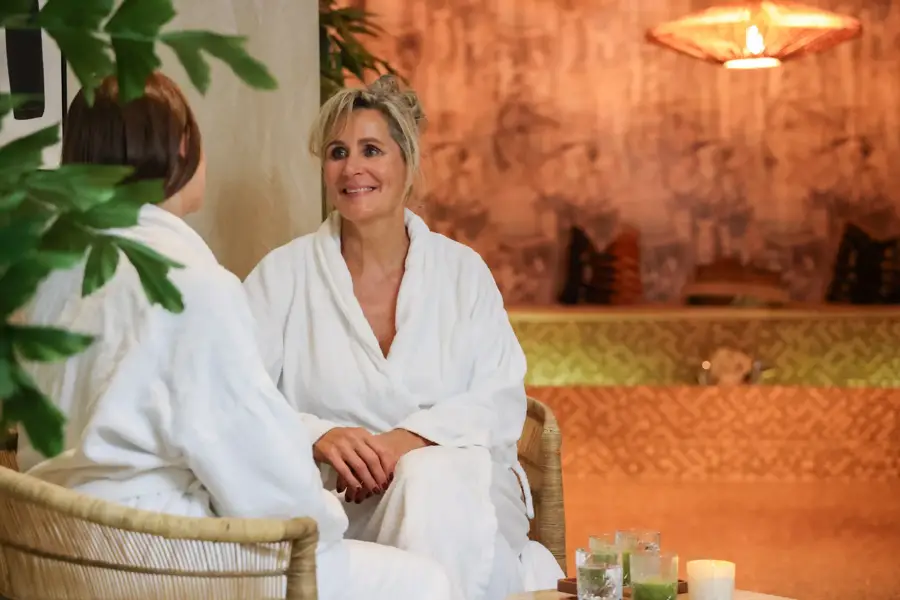 Twee vrouwen in wellness