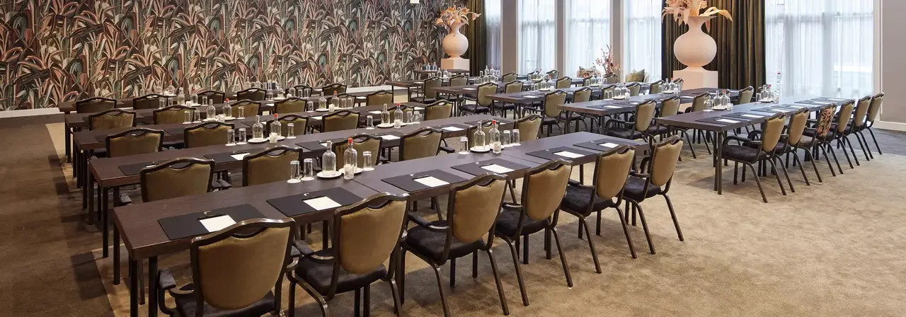 Vergaderzaal Tulp 1 in schoolopstelling