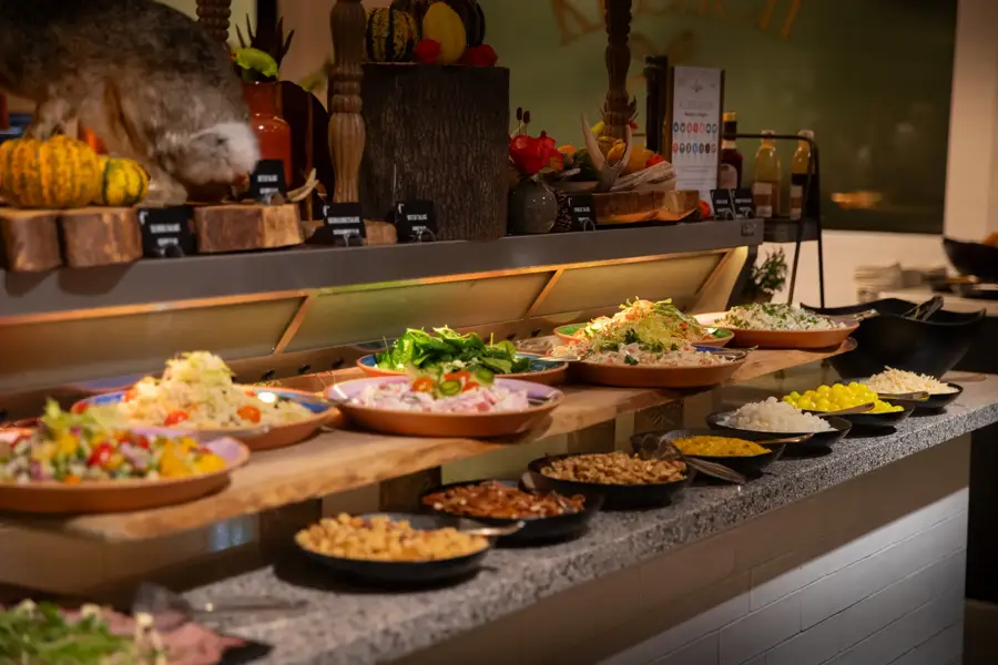 Delicious autumn salads and toppings