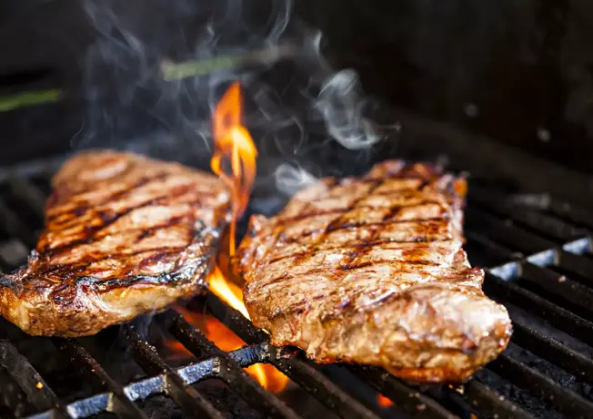 Buffet de réunion et d'événement dans une ambiance de Noël