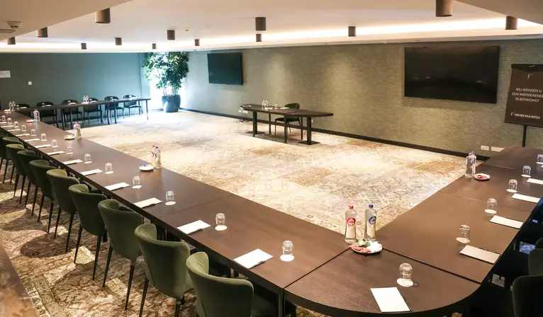 Waterpoort u-vorm opstelling bij Van der Valk Hotel Gorinchem-A27