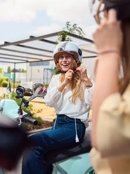 Vespa huren bij Hotel Gent