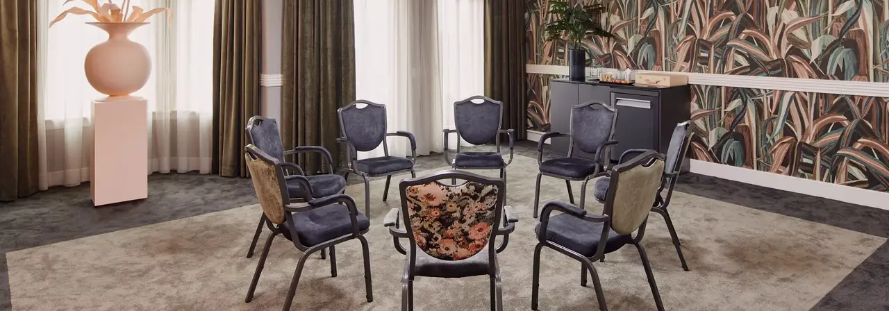 Besprechungsraum Jasmijn 1 in kreisförmiger Anordnung