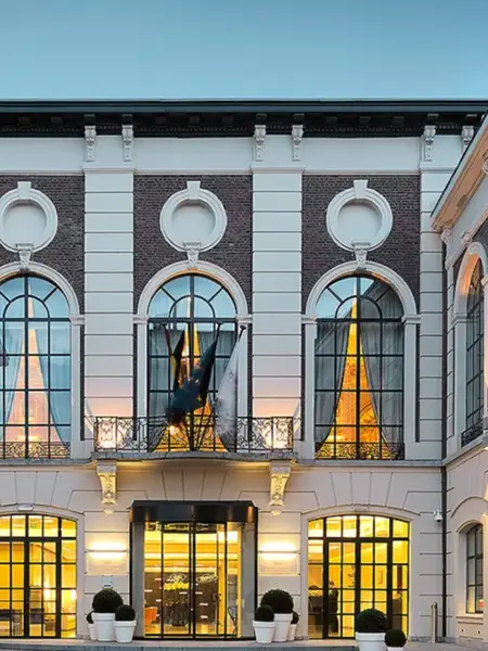  A builder builds a wall