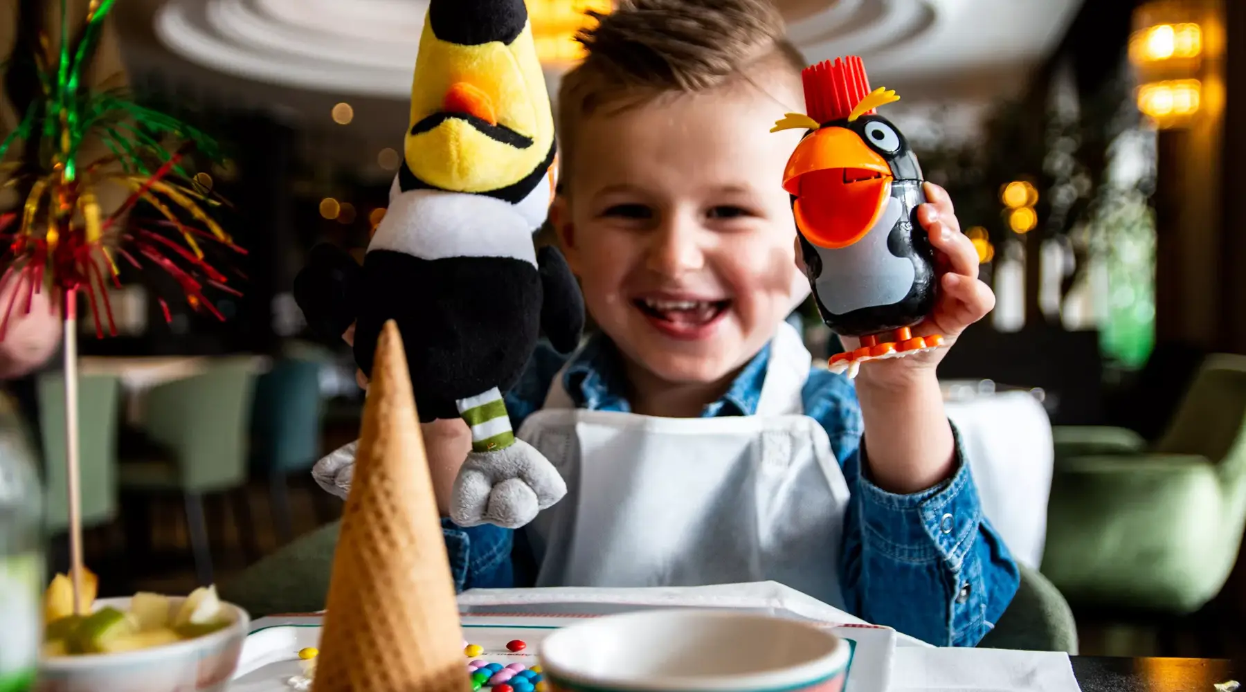 Child eats from children's menu Hotel Vught