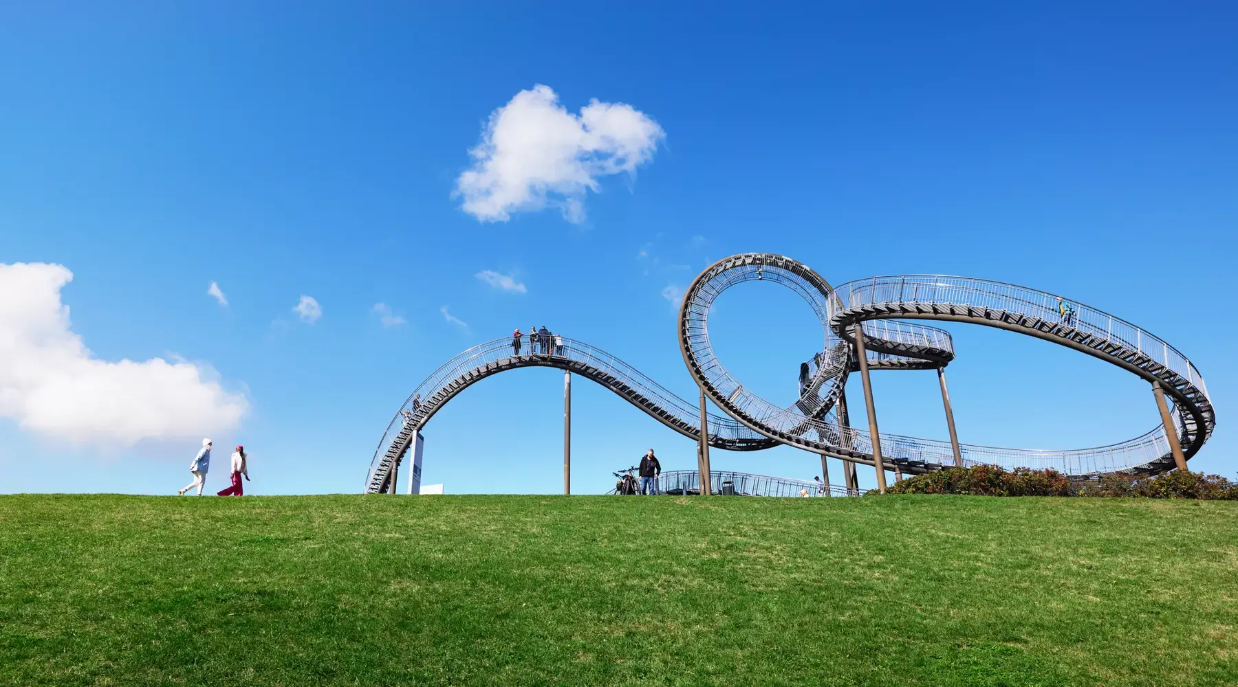 Kunstwerk "Tiger & Turtle - Magic Mountain" in Duisburg