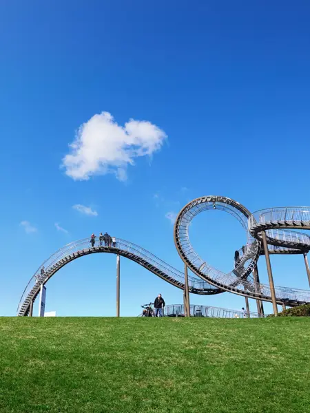 Kunstwerk "Tiger & Turtle - Magic Mountain" in Duisburg