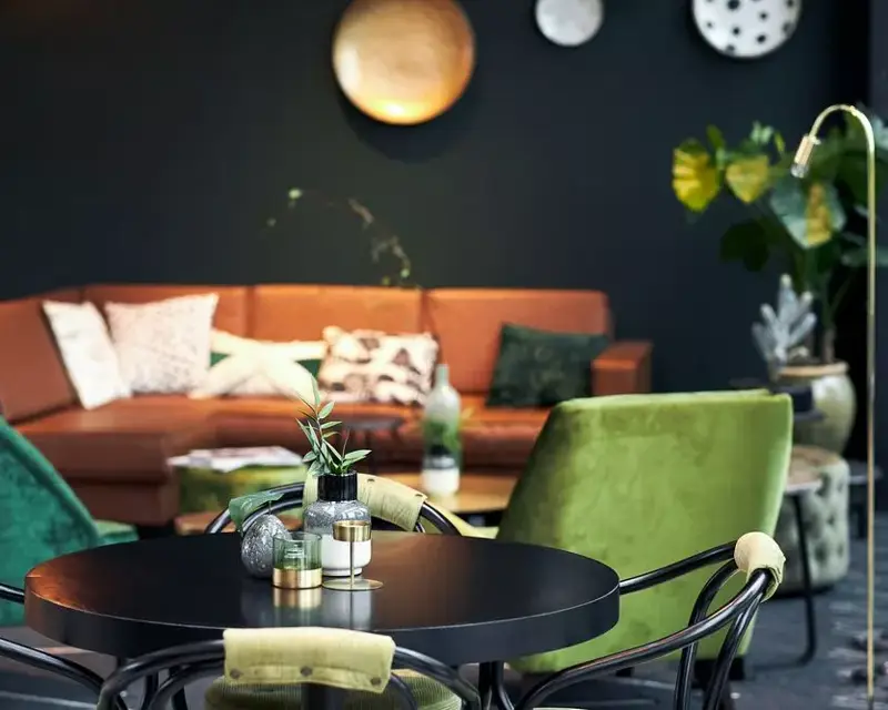 Green lounge