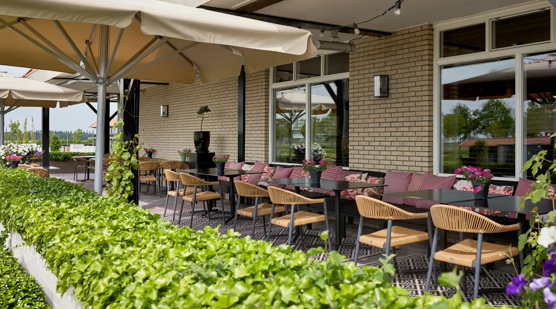 Terras Van der Valk Hotel Groningen - Zuidbroek A7