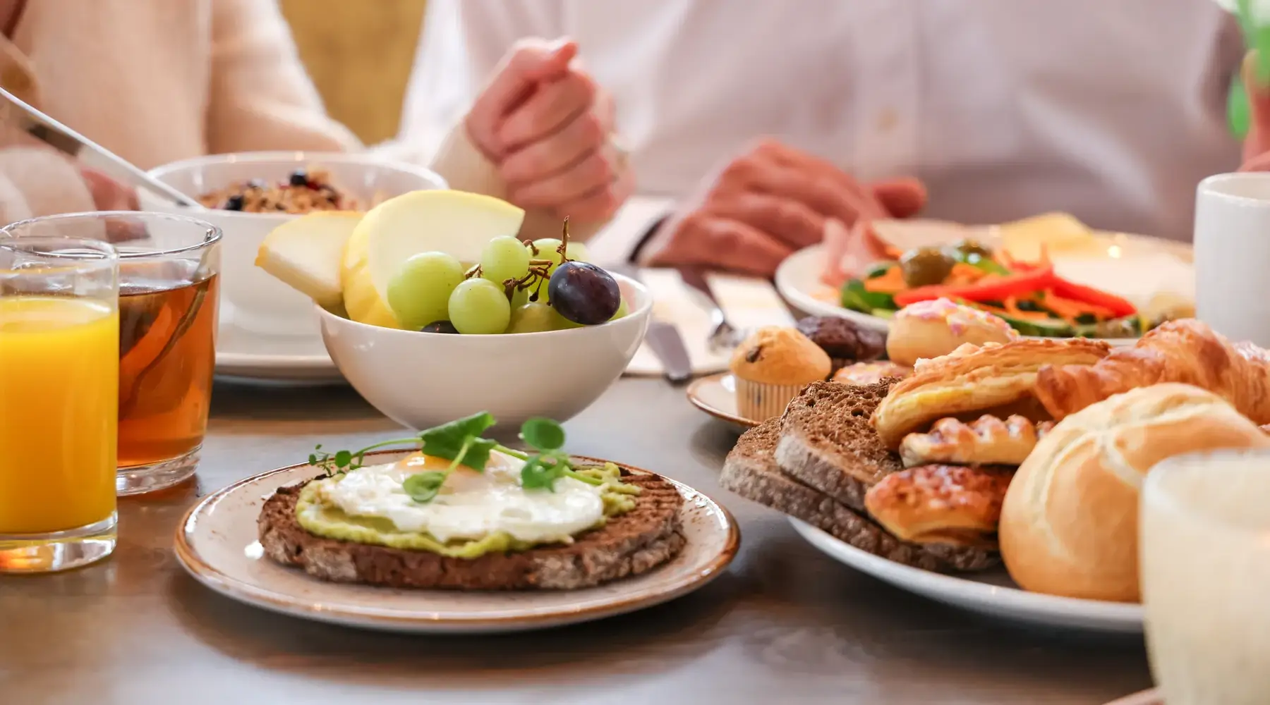 Frühstück im Restaurant Flood