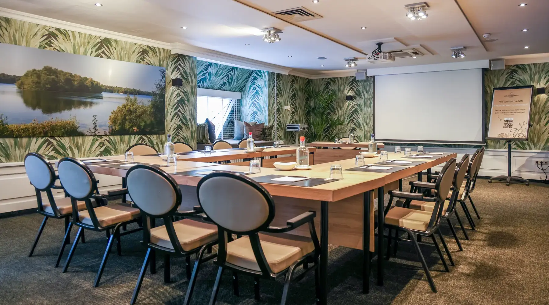 Meeting in the IJzeren Man Hall