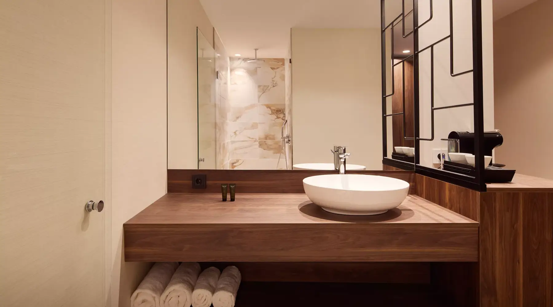 Bathroom of the comfort room at Hotel Delft