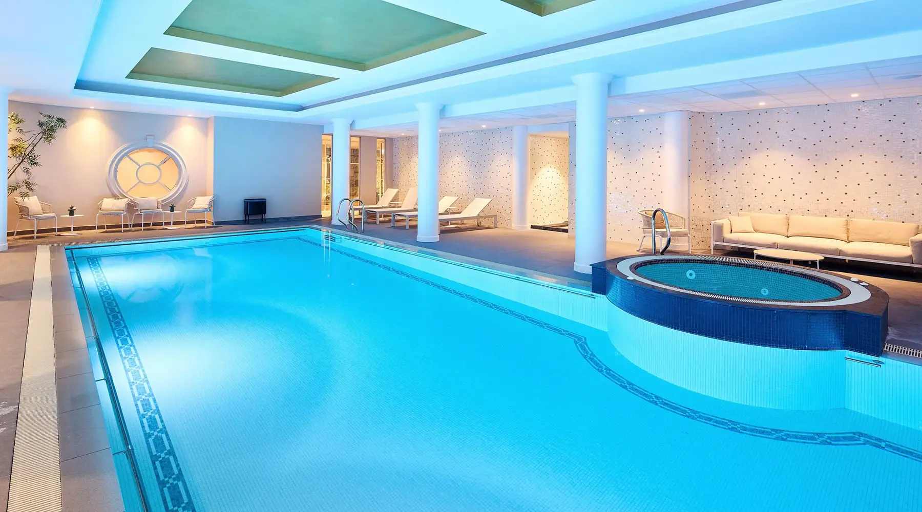 Schwimmbad des Hotels Park Lane
