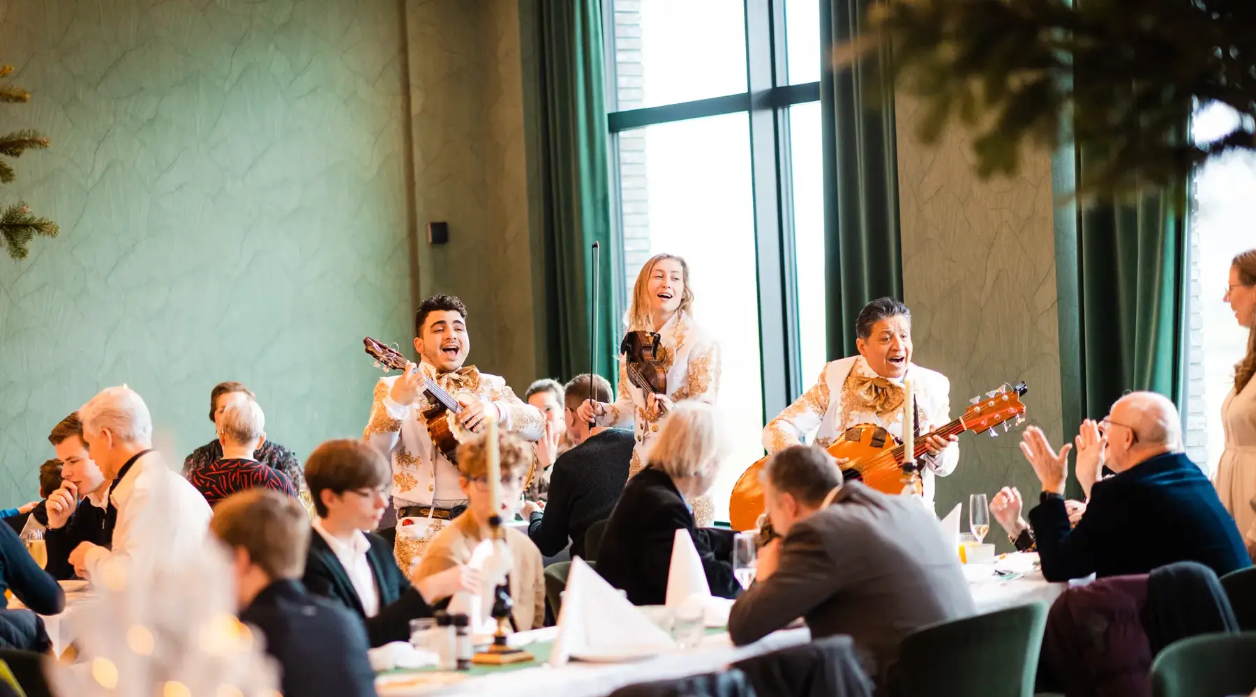 Band treedt op in Hotel Lelystad