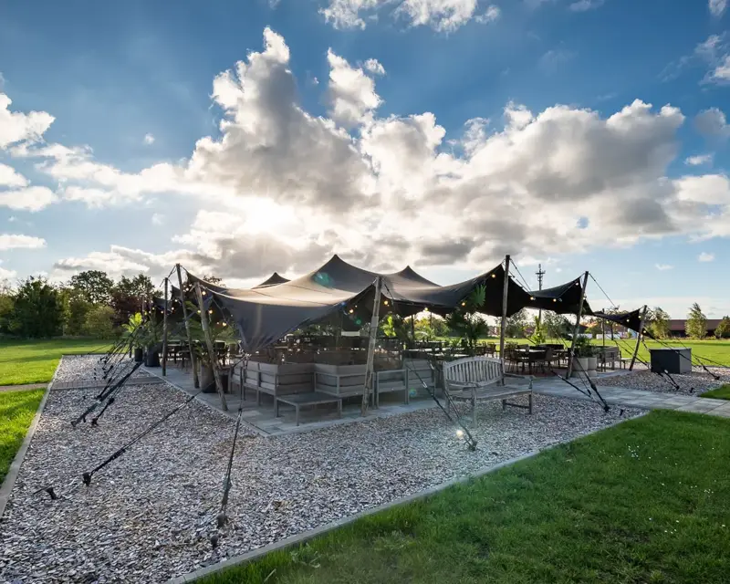 Outdoor-Stretch-Zelt