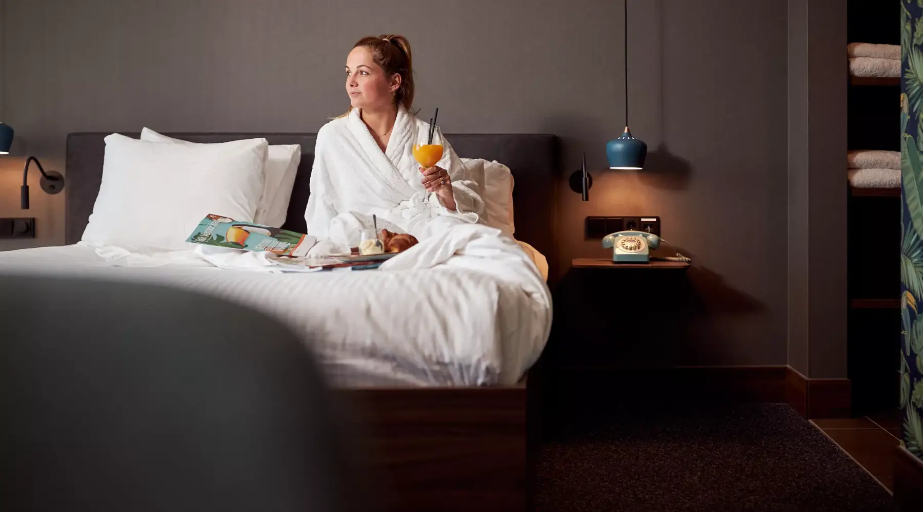 Invité dans une chambre