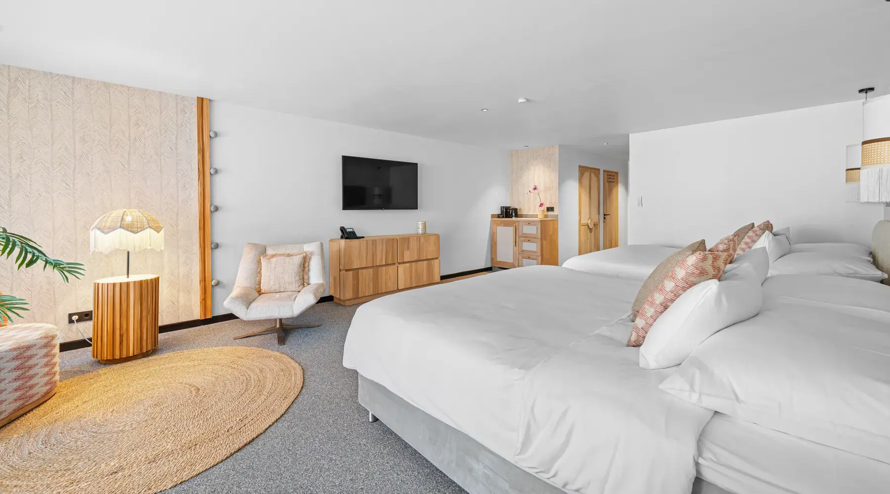King suite pool