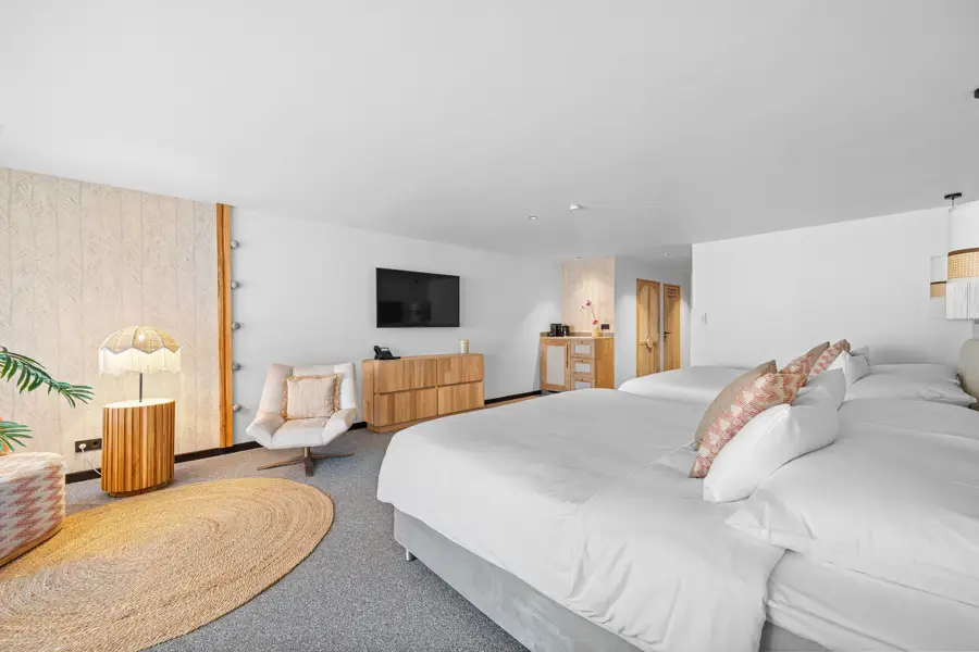 King suite pool