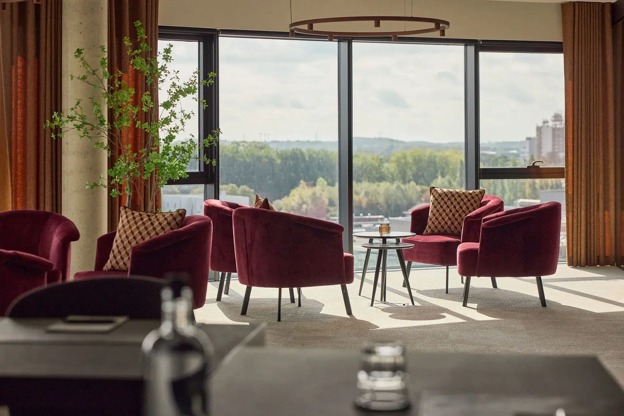 Coin détente confortable dans la chambre New York, au neuvième étage de l'hôtel Gent