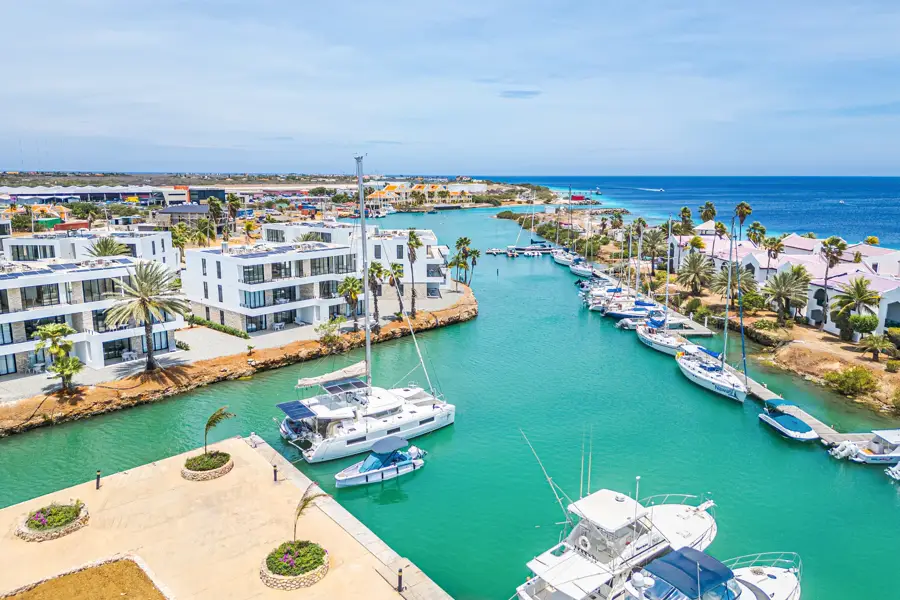 Ruim terras penthouse laguna view
