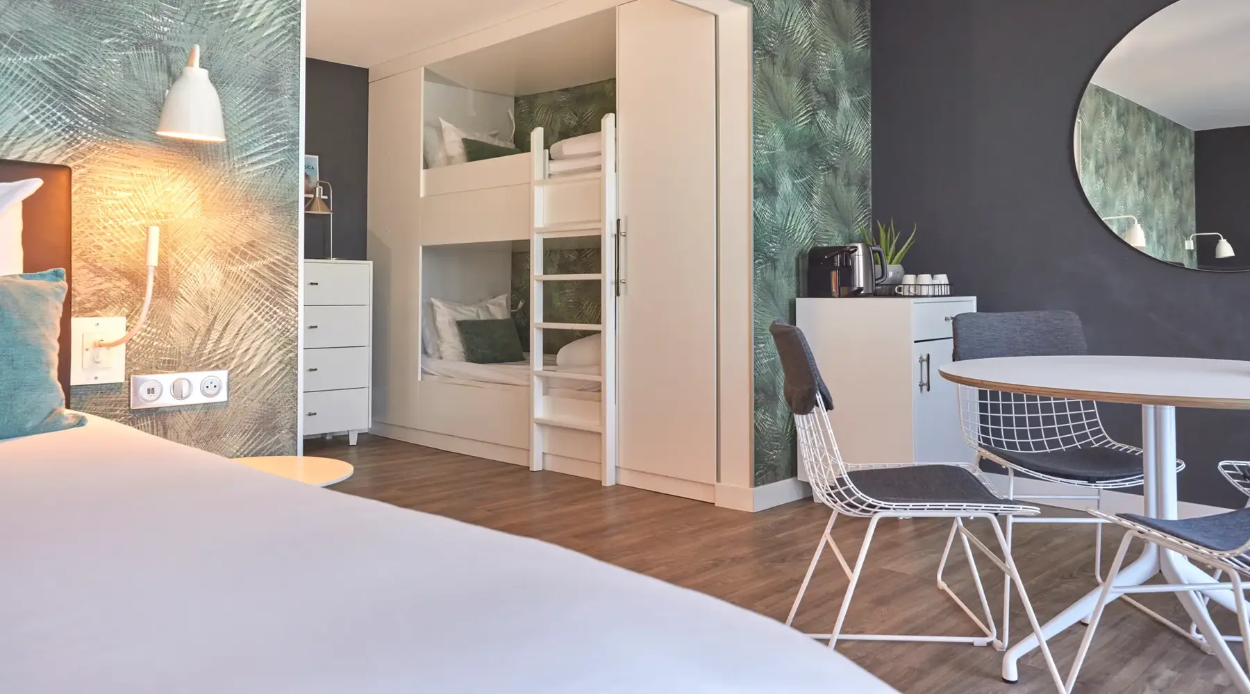 Family Suite with bunk bed