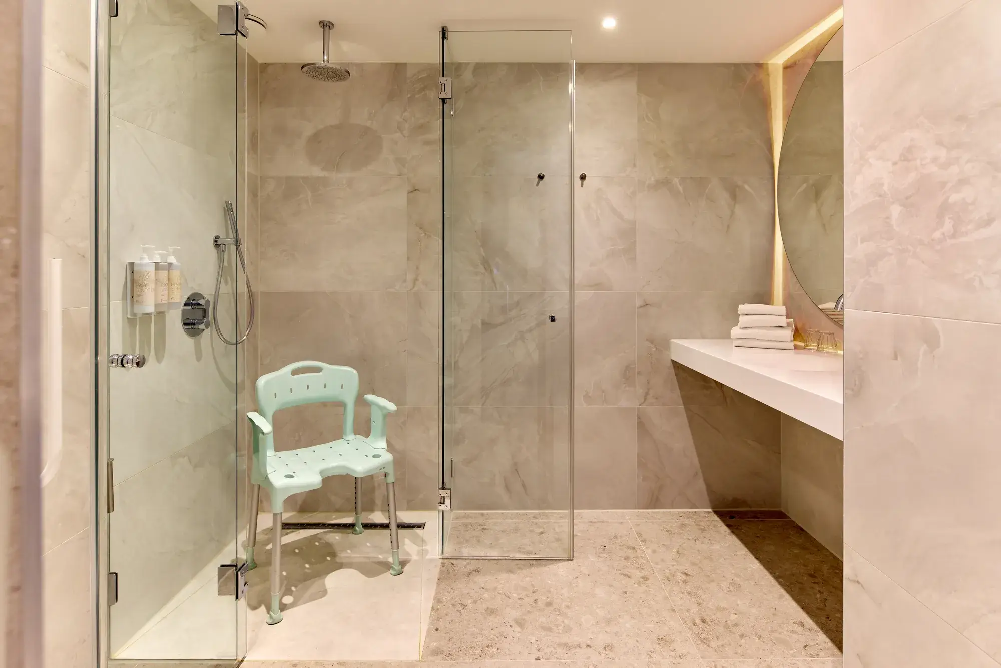 salle de bain pour personnes handicapées