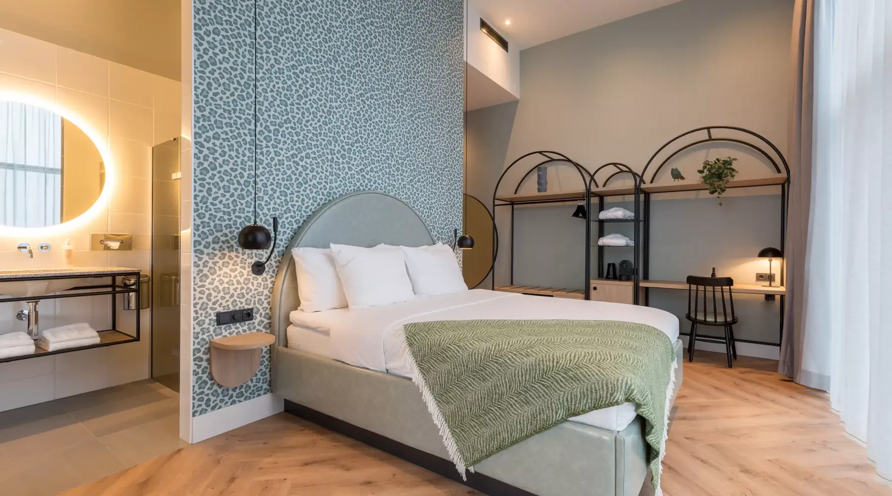 Superior Plus room