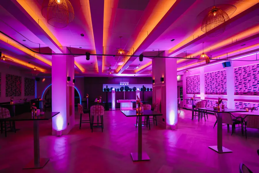 Groote feestzaal in de buurt van Tilburg