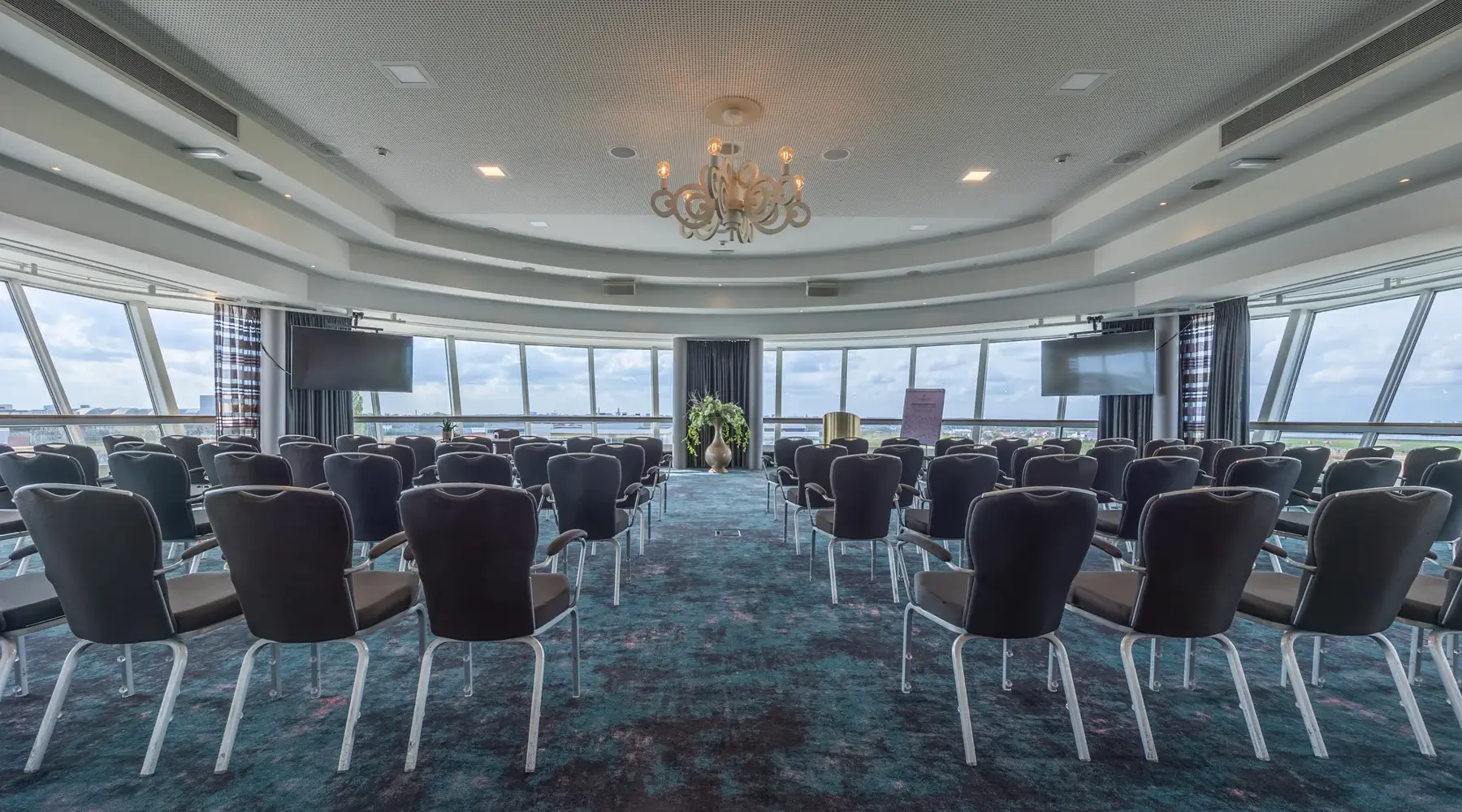 diamond sky lounge